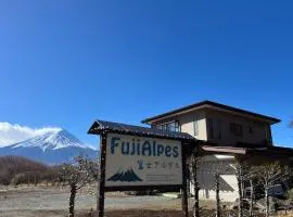 FujiAlpes 富士山を望む貸切宿 駅近 プロジェクター完備 最大13名