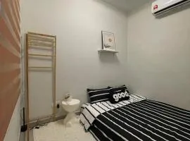 R7R4 #Room4 #Rusa 7 #Bathroom#1min walk KSL