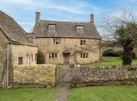 Orchard Cottage - Beautiful Home near Broadway!