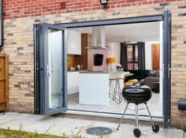 Huge Modern 5BR Home - Perfect For Long Stays!