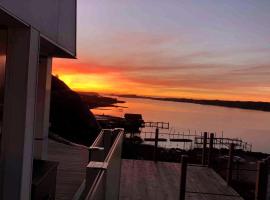 Magical premium home in the best location, hotel in Bovallstrand