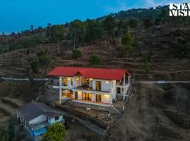 StayVista at Amulyam villa with Lawn & Bonfire