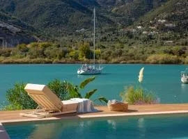 Villa Unalome Seafront Luxury
