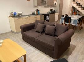 Appartement charmant à Fréhel, grand jardin.B, hotel in Frehel