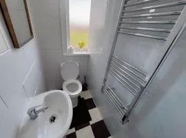 Double-Bedroom in the Heart of Salford Manchester Perfect for Short Stays