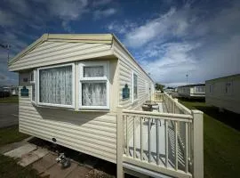 The Chase i35 - pet friendly, Wifi, bed linen - Meadow Lakes Caravan & Lodge Hire