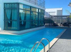 Great V4 Villa with Private Salt Pool, hotel a Quinta do Anjo