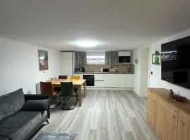 NEU renoviertes Apartment 3 Zimmer 4 Boxspringbetten moderne Küche und vieles mehr