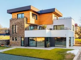 Pinot Noir Apartments & Wine Bar