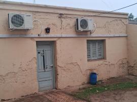 Excelente Ubicación con Cochera Privada, hotel en Cañada de Gómez