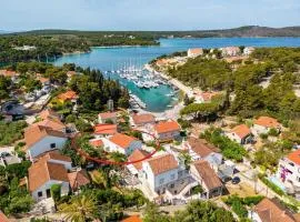 4 Bedroom Villa, Heated Pool, Bay View, Milna