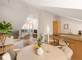 Løkka Suites I Penthouse with Private Rooftop I 2 Bedrooms & 2 Bathrooms