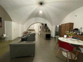 Archome Luxury Apartment, hotel em Brindisi