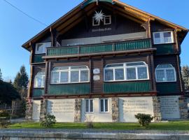 Ferienwohnung &bdquo;Kleine Liebe&ldquo;, hotel con alberca en Bad Schandau