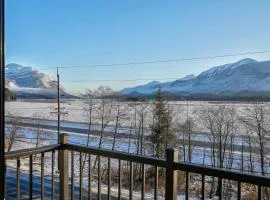 Cozy Retreat With Breath Taking Views 303