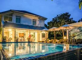 Villa Amphawa