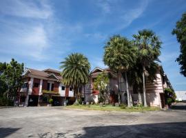 โรงแรมบ้านสวนรีสอร์ท ชลบุรี, hotel v destinaci Ban Huai Thuan