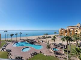Right on the Beach! Ocean Front 2 Story Penthouse, hotel v destinaci Puerto Peñasco