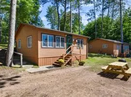 Bayview Resort Waters Edge Cabin 2