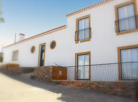 Luxurious House in Corte de Pao with Private Pool, hotel em Corte de Pão e Água