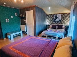 Le Domaine de Laurolie, guest house in Gaujacq