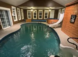 Riverside Pool Chalet !