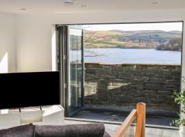 Lake Bank Views, hotel di Littleborough