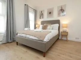 The Central Stay - 5 minute walk to Cardiff Centre, up to 6 people