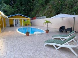 Studio Cosy avec espace piscine à la villa Boucard, hotel v destinaci Le Gosier