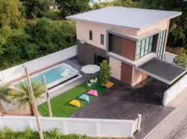 Green Beach Pool Villa