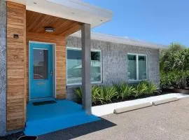 Full Duplex Home - Great for Extended Families or Couples Retreat