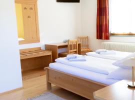 Paula's Pension, hotel v destinaci Lunz am See