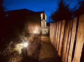 Sionnach Cabin - Private outdoor hot tub - Pet friendly