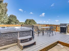 Modern Mtn Home with Sports Court, Near Alto Lake!, hotel a Alto