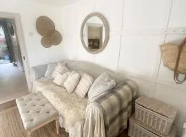 Charming One Bed Cottage in Historic Market Town