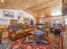 TimberWood Cabin- 3 Bdr - 2 Bth - Big Game room - Prime Location in Big Bear Lake