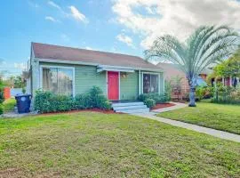 Sleeps 12 - House Guest Apt - Plenty of parking