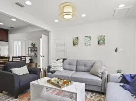 3 BD House in-law Apt - Palm Wave Stays