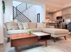 Modern Family Haven - Minutes from Disney Magic-OC