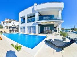 Apartments Sunny by the Sea, hotel em Zaton