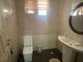 Love at first sight, hôtel à Apenkwa