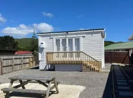 Cosy Studio Retreat in Porirua
