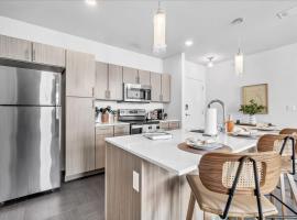 Pinnacle Heights 1Bdrm 2nd flr Pool Fitness Center Yoga Studio Dog Spa, ξενοδοχείο σε Rogers