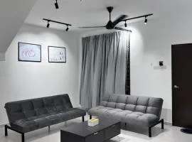 Senai 14pax The Joyous Home Pooltable nr Airport JPO by Ourstay