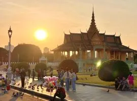 RS Central Apartments - 200m to Royal Palace