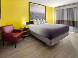 Super 8 by Wyndham Hazleton