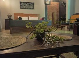 Inside Weligama, ξενοδοχείο σε Walliwala East