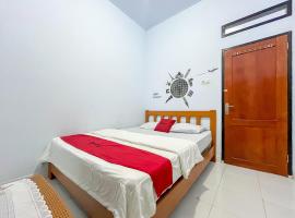 RedDoorz Syariah at Home Ampana Guest House Ampana Kota, hotel a Dondo