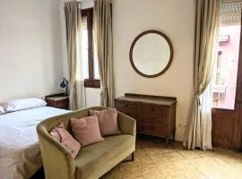 Centric apartment 100m from the beach