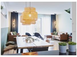 Exclusive Water Villa for 10 with Jetty & Terrace โรงแรมในสตาโวเริน